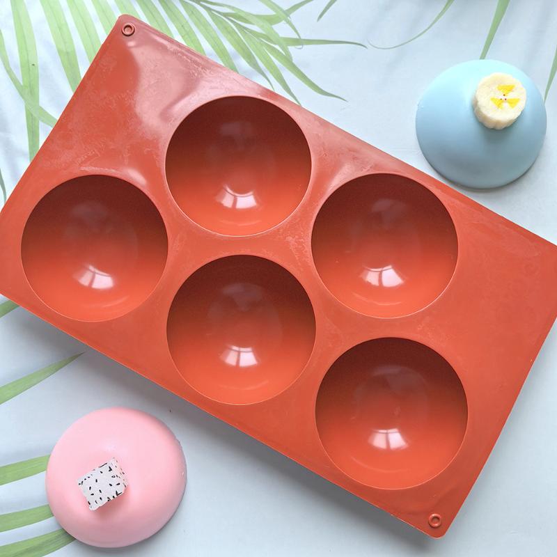 5-Hole Circular Footprint Silicone Baking Tool Non-Toxic Flexible DIY Mold for Cookie Fondant Cake Chocolate Holiday Gift Making