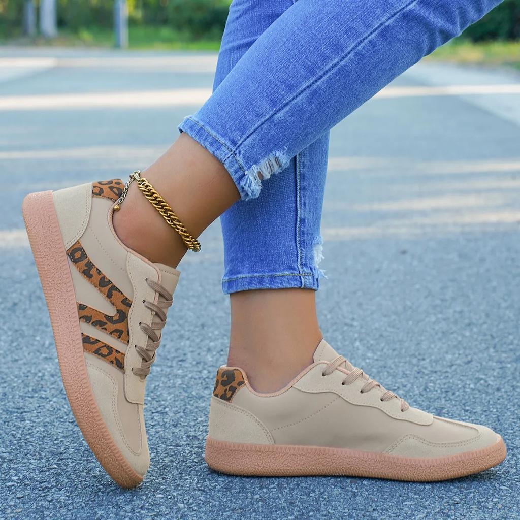 Fashion Large Casual Sports Shoes for Women In Summer and Autumn 2025, New Flat Bottomed Fashionable Versatile Casual Shoes