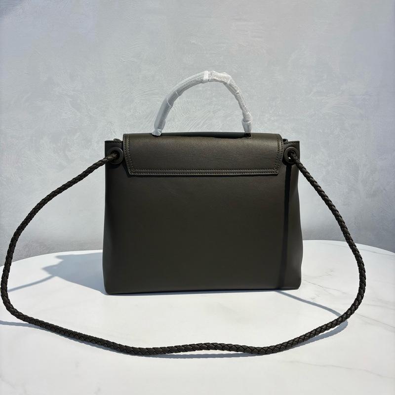 2026 Neue Leder-Damenhandtasche grenzüberschreitender Bestseller schlicht gewebt Klappe Schleife goldene Schnalle Schulter Crossbody tragbare Tragetasche