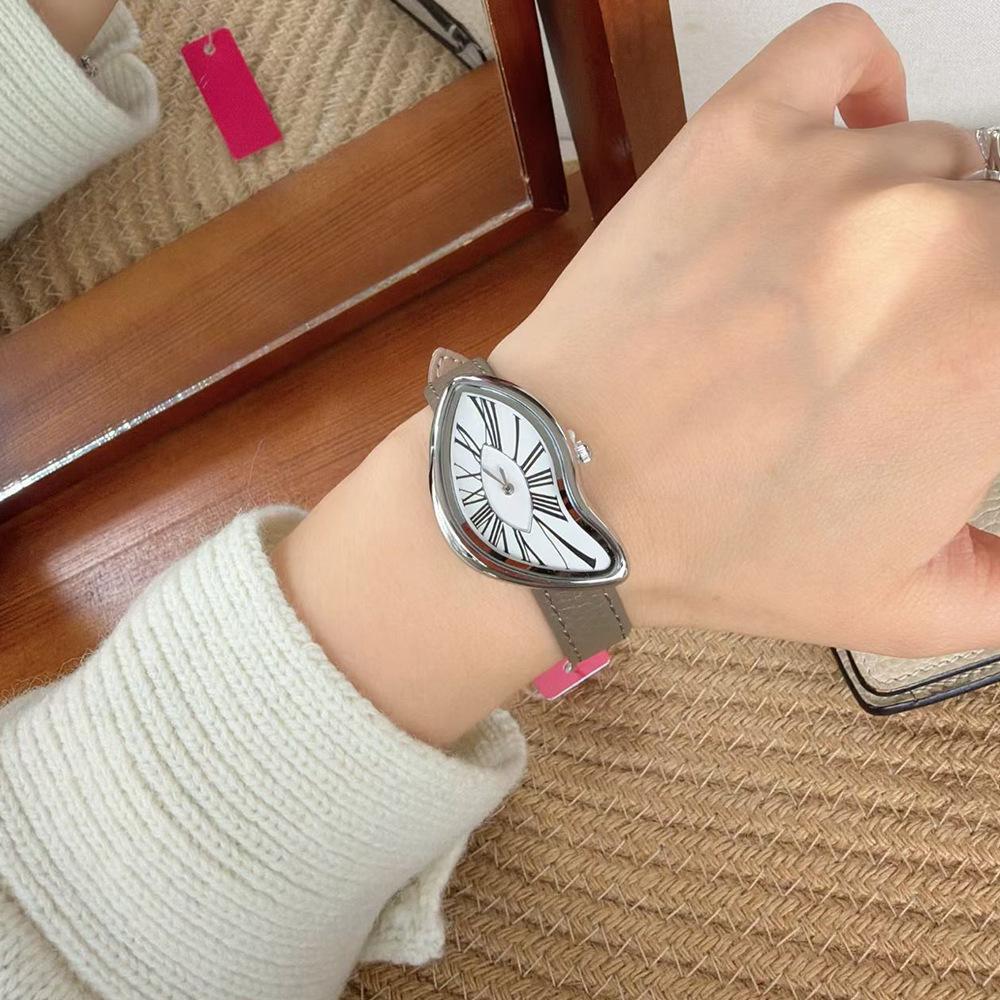 Medieval Cras Melt Twist Creative Watch Y2K Fashion Trendy Leather Premium Niche Design Watch
