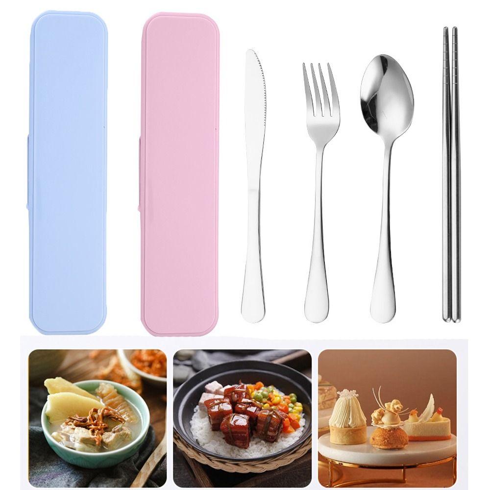 

2 набора легко чистящихся дорожных принадлежностей в футляре. Набор многоразовых принадлежностей в дорожном футляре.