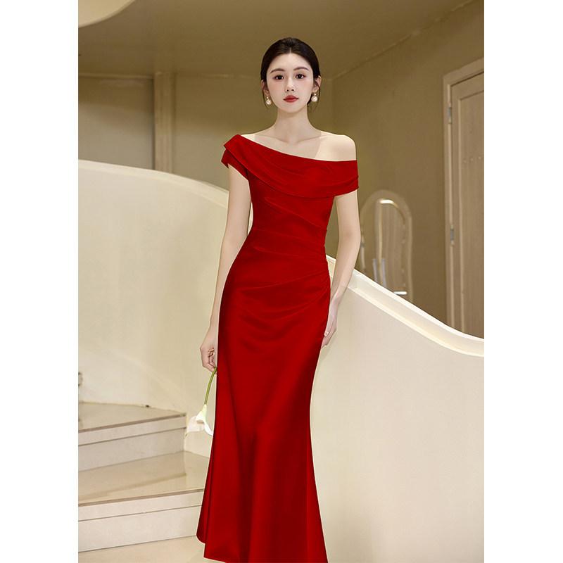 Light luxury one-word shoulder light gold evening dress, annual meeting host engagement dress, bridal toast dress, morning gown skirt