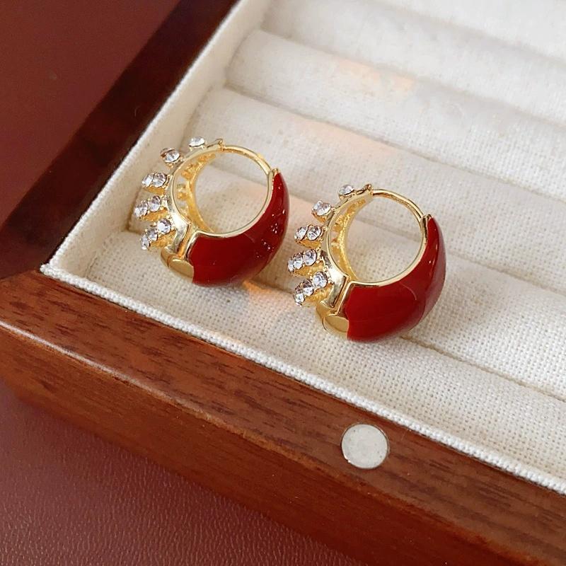 

Red Double-sided Zircon Water Droplet Shaped Ear Buckle 2025 Winter Exquisite and Fashionable High-end Round Earrings for Women