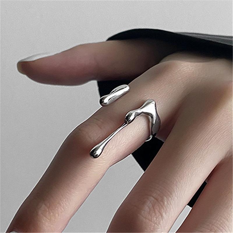 Gothic Irregular Bright Face Wide Edge Rings for Women New Fashion Creative Hollow Geometric Pleated Ring Party Jewelry