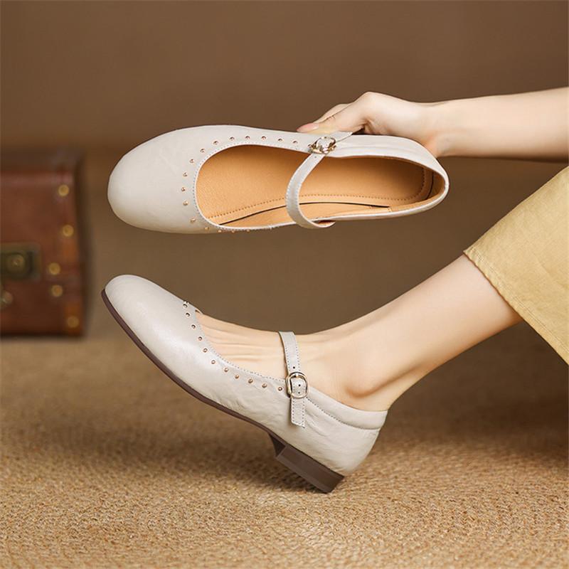 Móda Nové jaro/léto Mary Jane boty Boty z pravé kůže pro ženy Módní nýty Kulatá špička Mělké dámské lodičky Masivní podpatky
