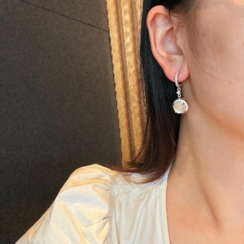 Jade Weißes Eislicht Natürlicher Weißer Chalcedon Ohrstecker Achat Stecker, Echte Aufnahme