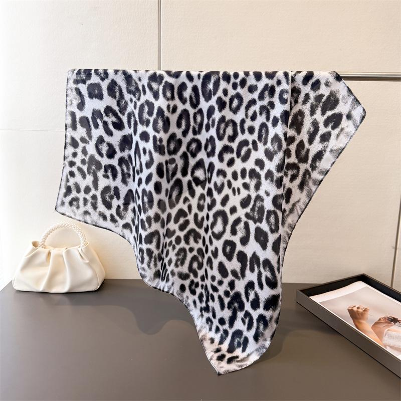 70Cm Square Spring Summer Women Scarf Silk Leopard Print Satin Beach Scarves Shawl Headband Hijab Bandana Wrap Bufanda