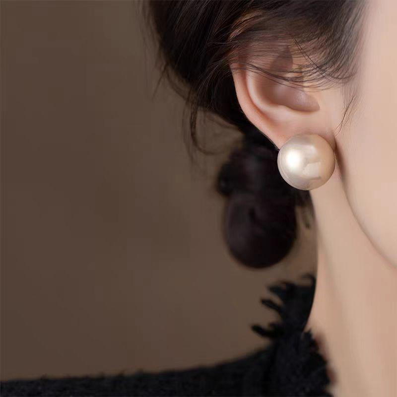 Elegant Half-Circle Steamed Bun Stud Earrings - Versatile French Classic Design for Women