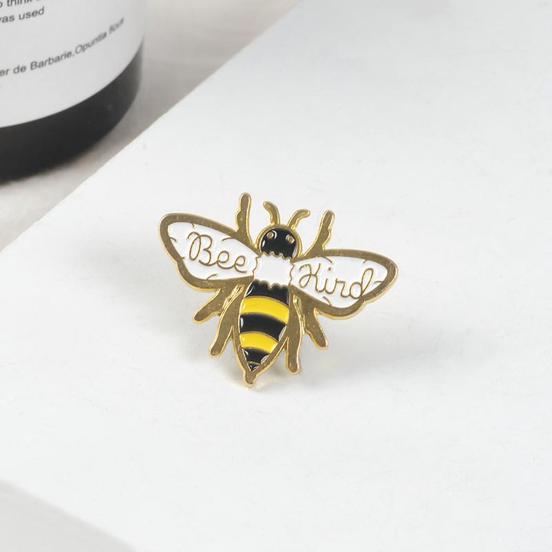 Adorable Cartoon Creative Bee Alloy Brooch Pin Cute Enamel Badge For Fashionable Attire
