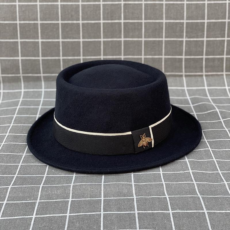 

Европейский и американский стиль, Шерсть, Ретро Цилиндр, Шляпа с плоской тульей для мужчин и женщин, Универсальная осенью и зимой, Короткие поля, Микро-завиток, Джаз M（56-58cm）