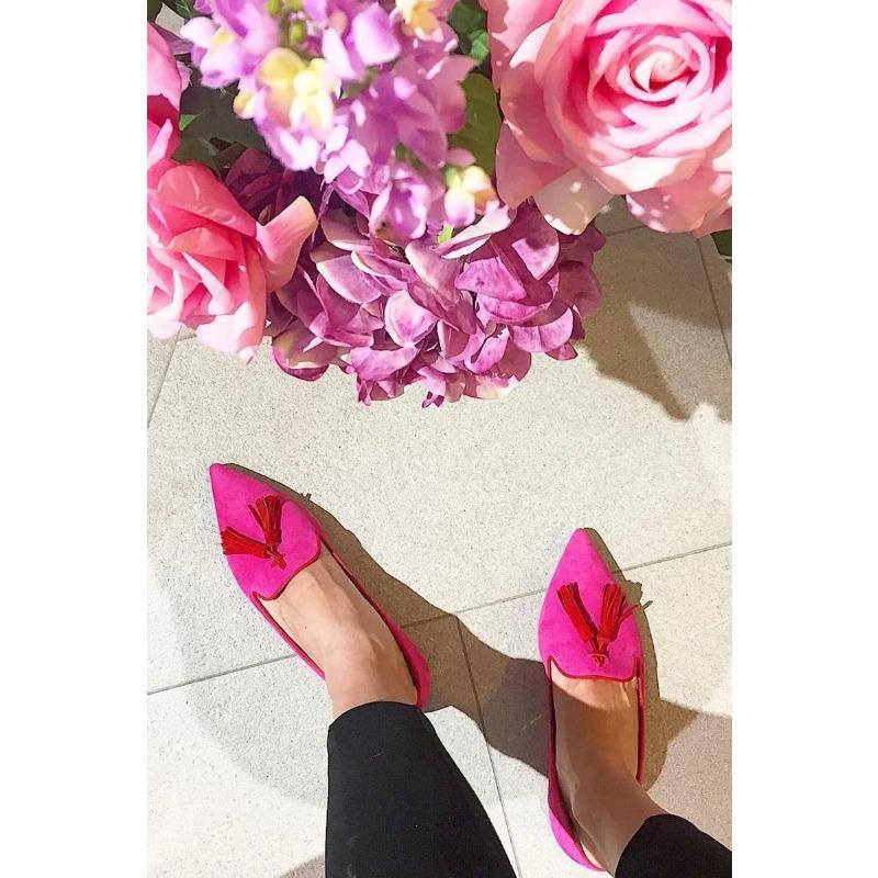 

Весенние новые женские туфли на низком каблуке с острым носком, большой размер 40-43, повседневные туфли с кисточками и небольшим носком, женские кроссовки 35