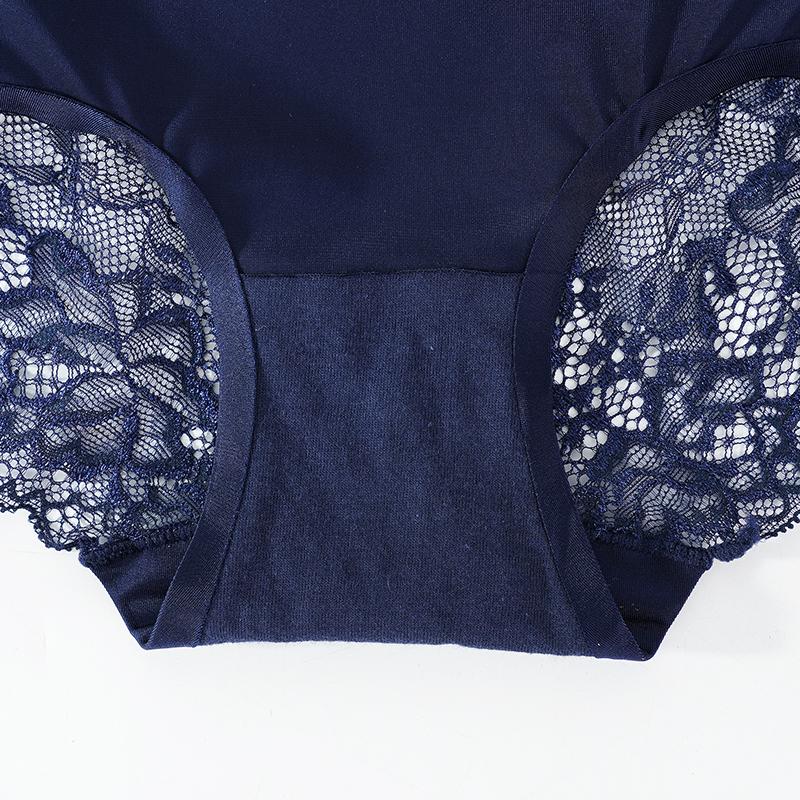 Dámské bezešvé bikini kalhotky ze hedvábí a krajky s květinovým vzorem