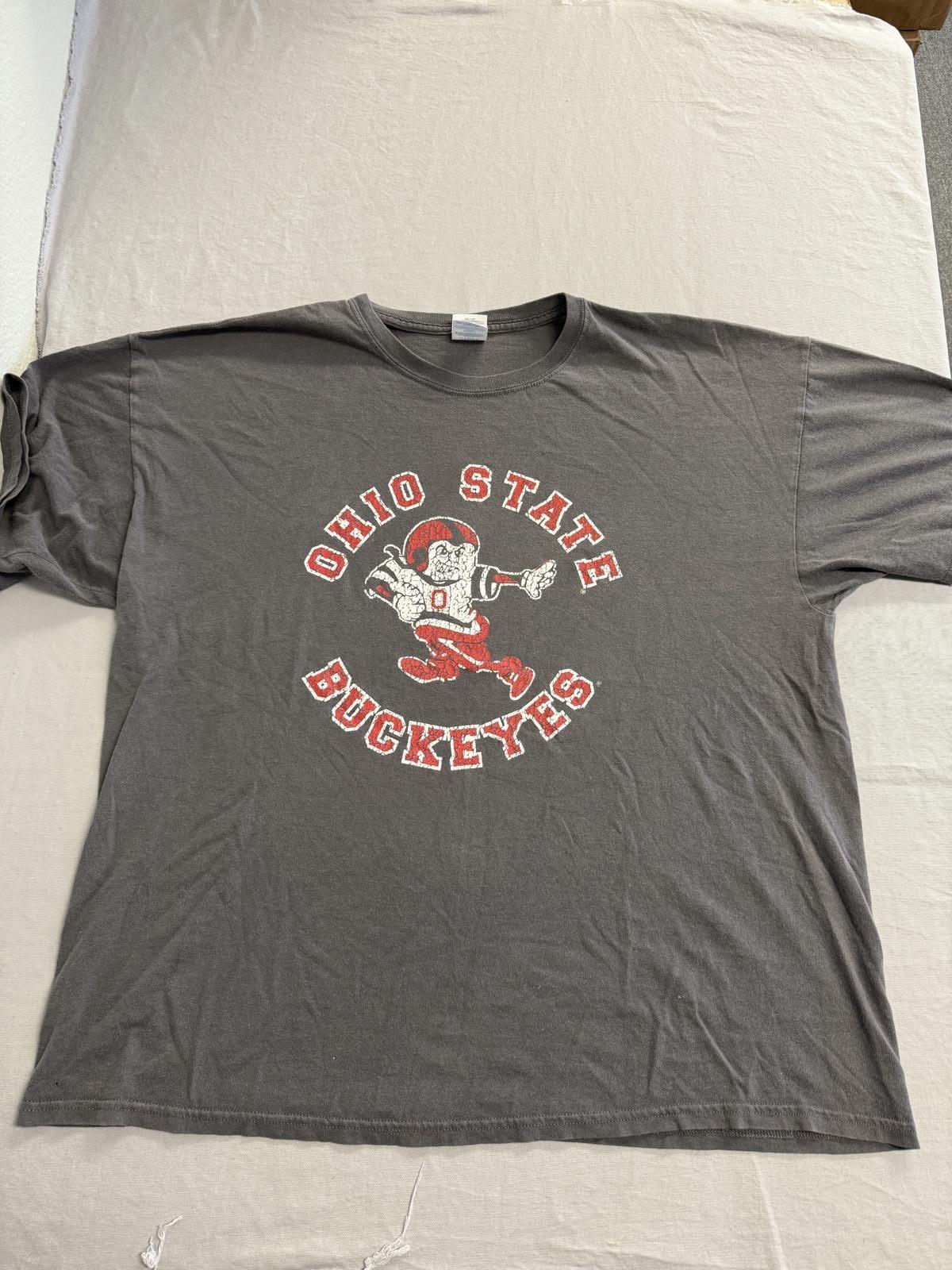 Ohio State Buckeyes Football T-shirt Old Mascot Player 2XL XXL