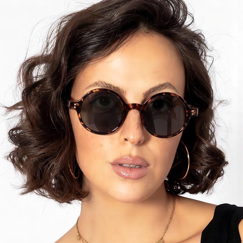 Classic Retro Small Round Sunglasses Women Fashion UV400 Shading Summer Eyeglasses Brand Designer Shades