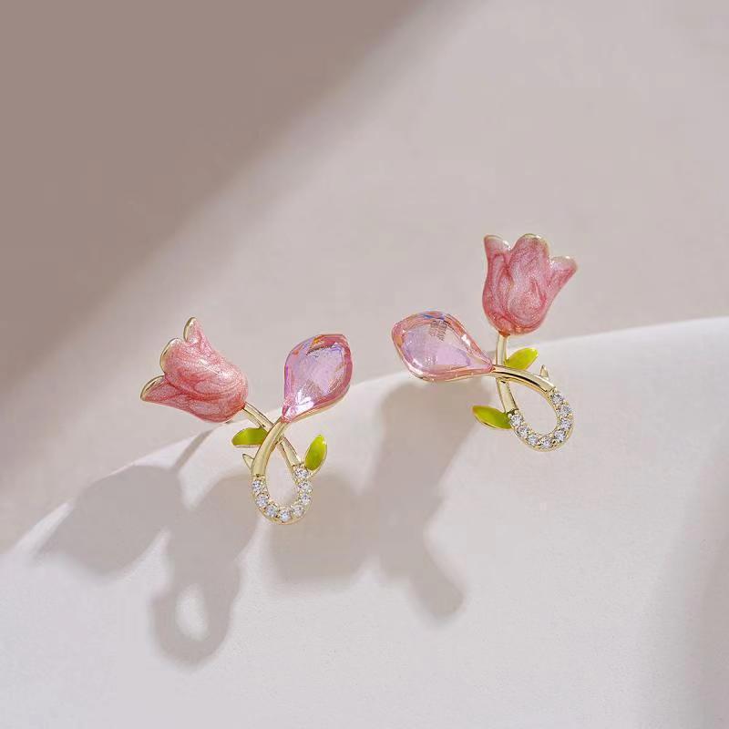 Fashion light luxury high-end stud earrings small fresh flower series earrings sweet and exquisite niche versatile daily earrings