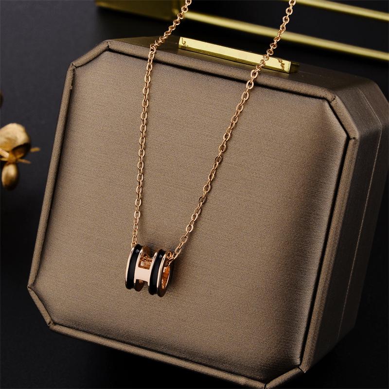 Elegant Colorfast 18K Rose Gold Necklace with Swan & Four-Leaf Clover Charm