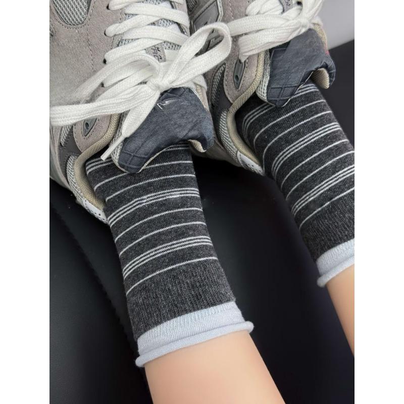 Sea Salt Cheese ~ Early Autumn Color-blocked Striped Pile-up Socks ~ So Cool! Color-blocking Double-slit Socks for Women