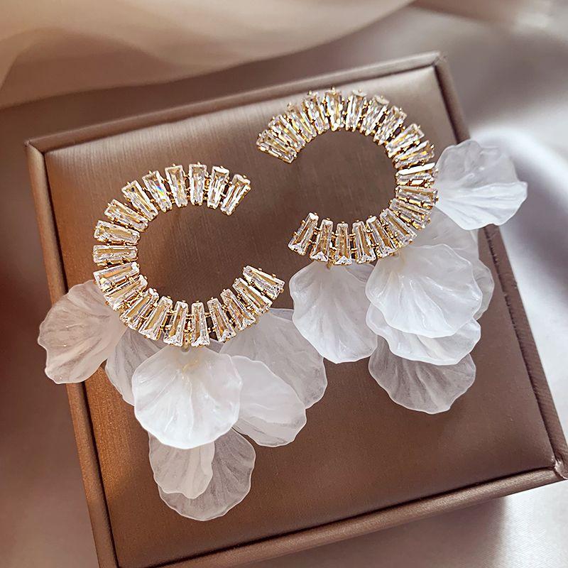 

Accessible Luxury Tassel Earrings for Women Best Selling Exaggerated Unique Shell Shell tassel