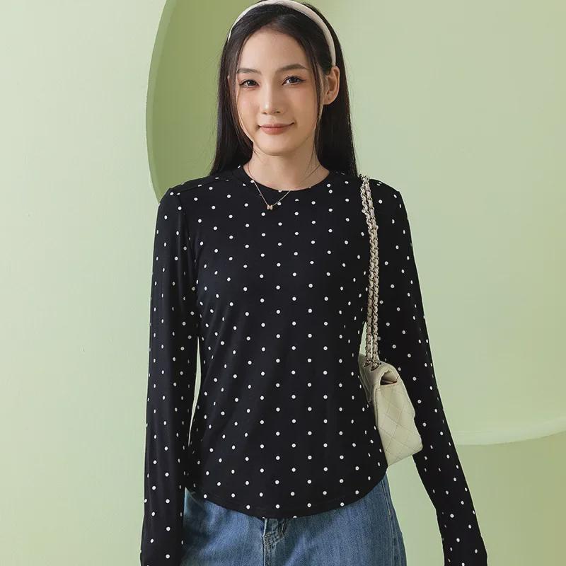 Polka Dot Long-Sleeve Round-Neck Women's Slim Fit Casual Top for Autumn/Winter.