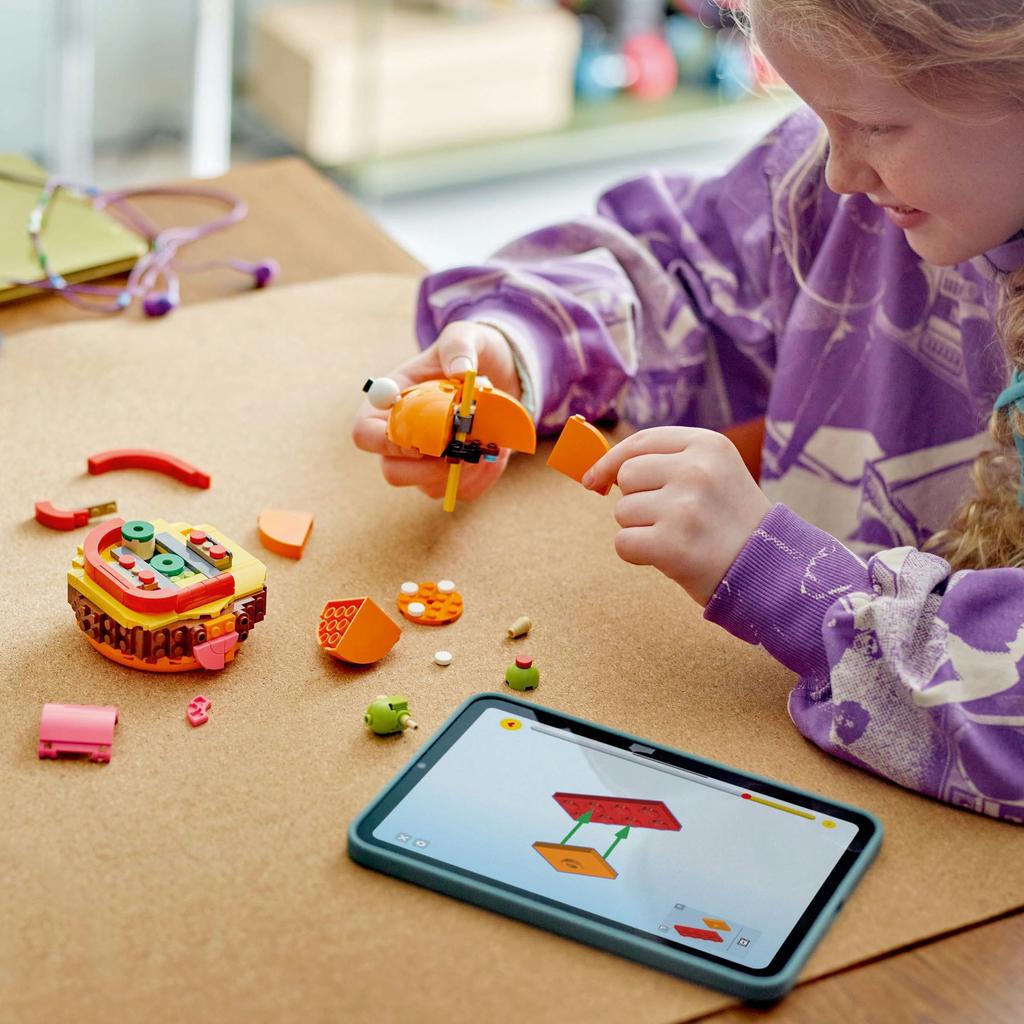 LEGO Fortnite Durr Burger Toy, Birthday Gift, Blocks, Boys and Girls, Ages 9, 10, and 11, Elementary School Game, 77070