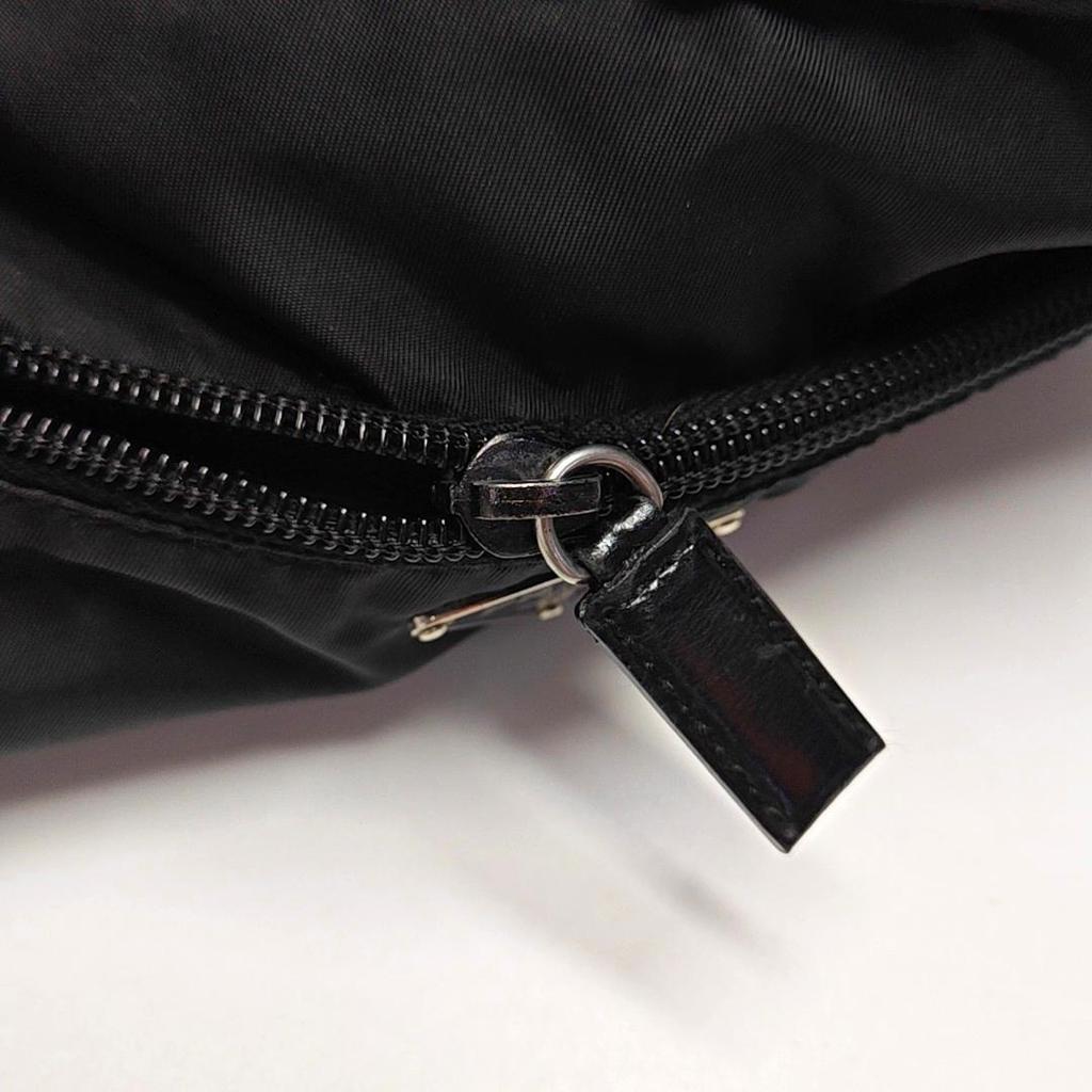 [Pre-Owned] Logo Fabric Messenger Bag - Very Good #1MQ6IR6