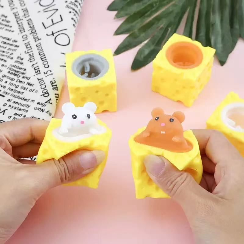 Cheese Mouse Stress Relieving Toy Cheese Pinch Fun Stress Ball Vent Squirrel Cup Prank Toy