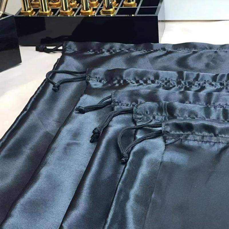 Schwarzer seidiger Satin Kordelzugbeutel Geschenkverpackung Make-up Aufbewahrungsbeutel Wiederverwendbar Staubdicht Reise Schuhe Kleidung Verpackungsbeutel