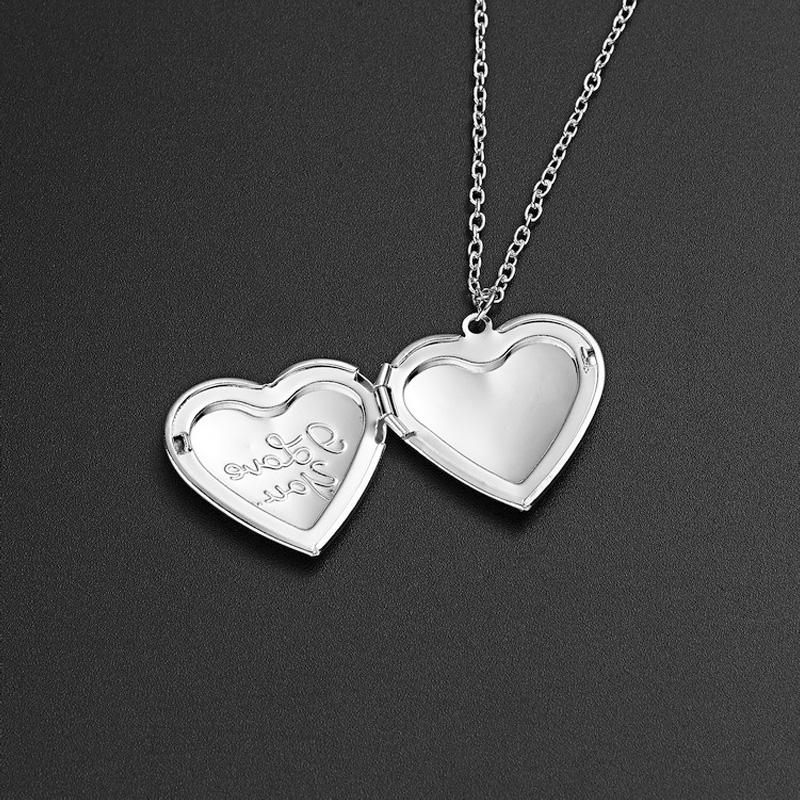 1PC Love Heart DIY Photoframe Openable Necklace Charm Vintage Necklace Pendant Photo Picture Locket Carved Heart