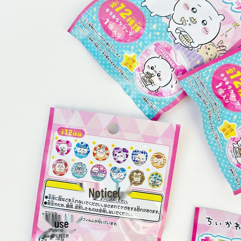 Sanrio Kitty Japoński Ekskluzywny Akrylowy Breloczek i Odznaka z Brokatem Pudełko Niespodzianka