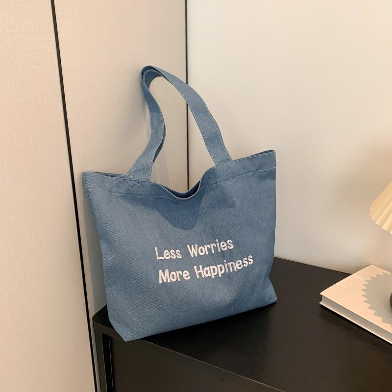 

Нова модна жіноча джинсова сумка великої місткості Корейська літера проста повсякденна приміська сумка через плече світло-синій колір