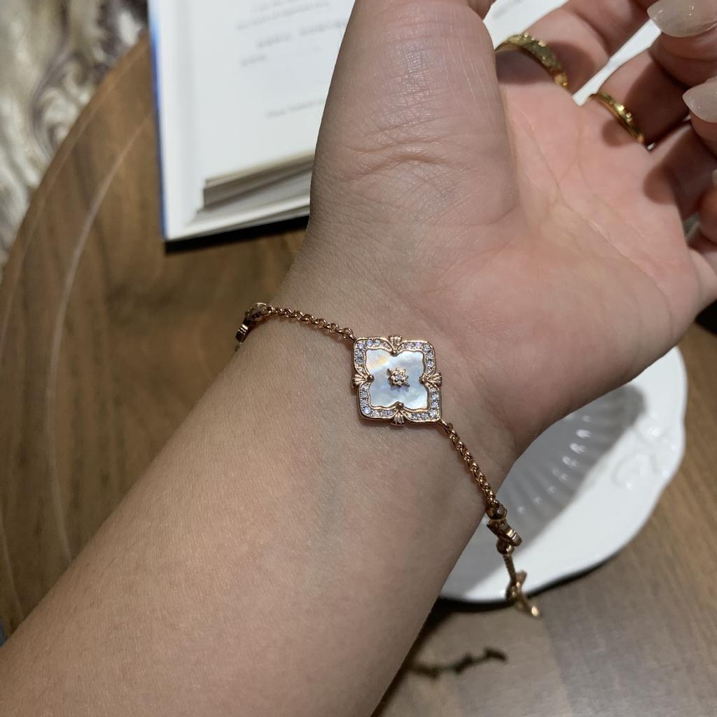 Buqi Latti Gebürstetes Kleeblatt Natürliche Weiße Fritillary Einzelblüte Armband Damen Tigerauge Armband Vintage Hof