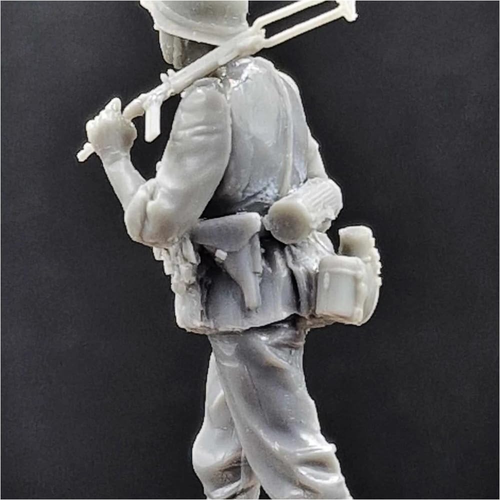 Dennis Miniatures Design German Infantry Otto Resin Kit DHM35F02 1/35