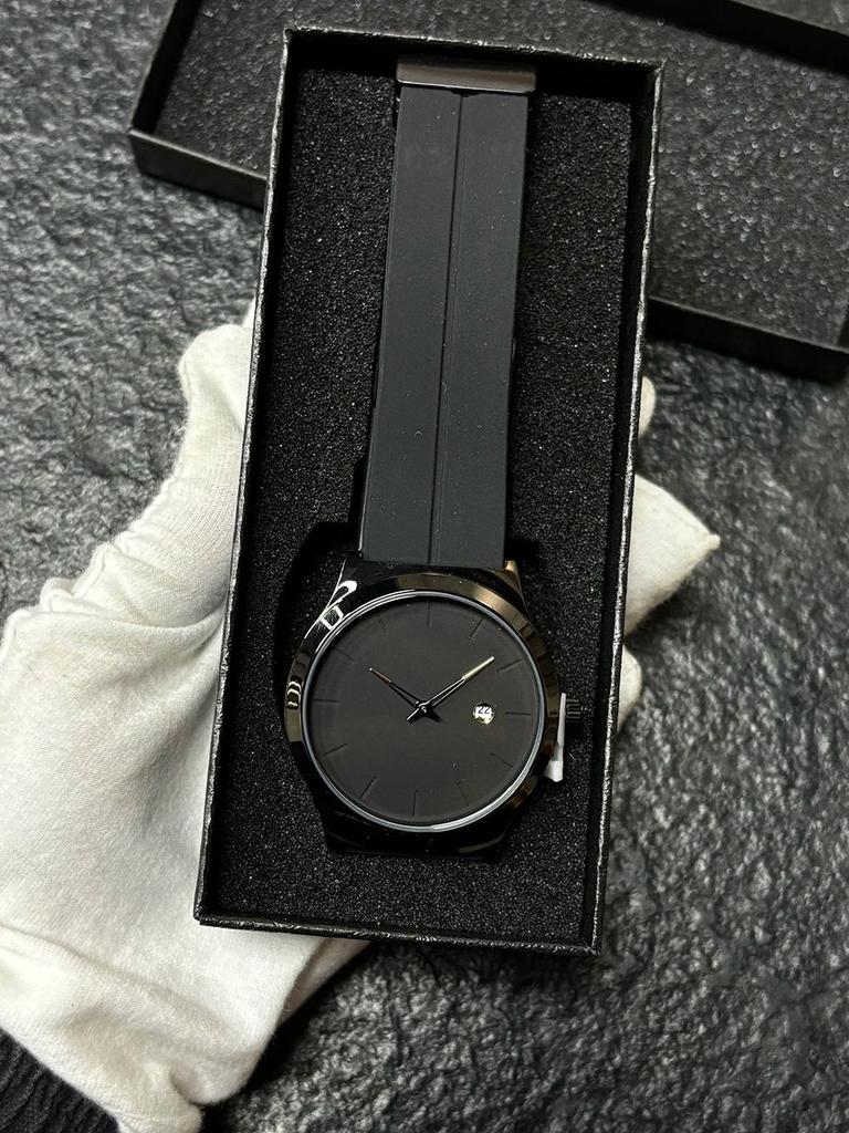 New Stylish Elegant Unisex Quartz Watch Stainless Steel Alloy Dial Silicone Magnetic Strap 3Atm Waterproof Sport Watch