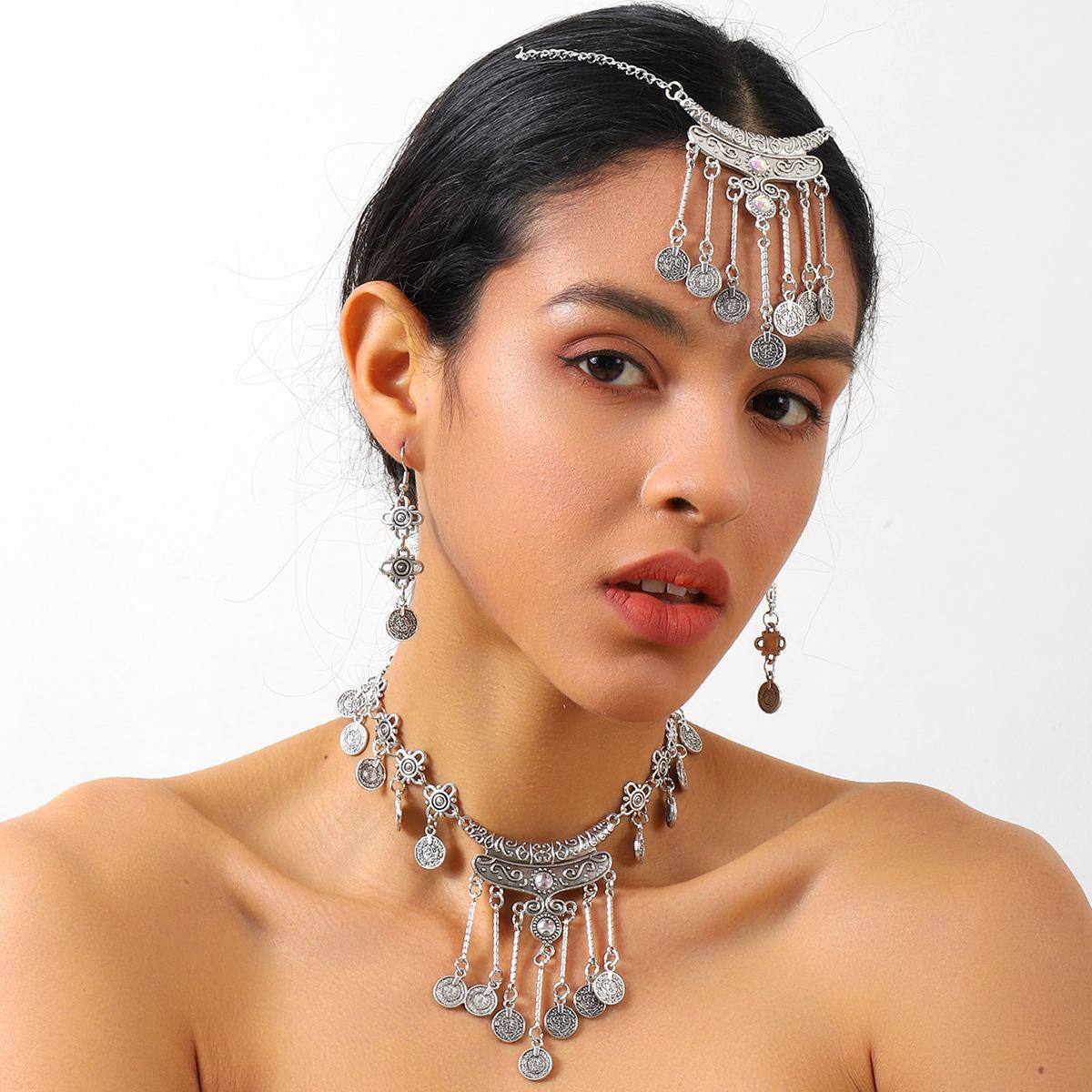 Retro Ethnic Miao Tassel Coin Jewelry Set: Necklace, Forehead Chain, Earrings for Women серебряный