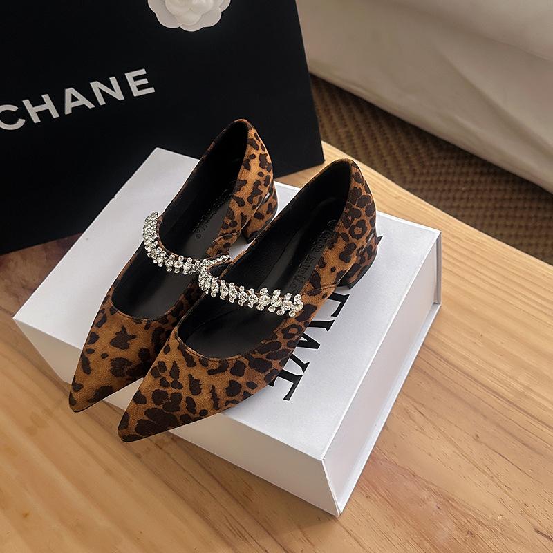 Grape Mother New Elegant Small Pointed Sparkling Diamond with Versatile Leopard Print Light Mouth Small Thick Heel Single Shoes Women's Spring