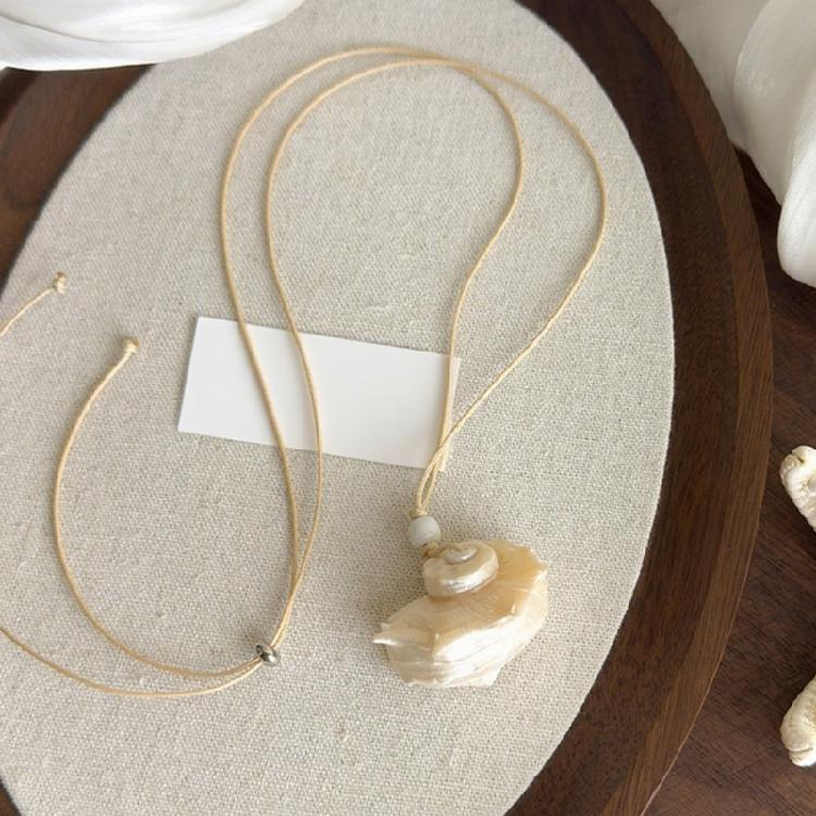 Elegant Conch Shell Chokers Necklace Natural Materials Adjustable Closure Beach Vacation Jewelry for Everyday Wear