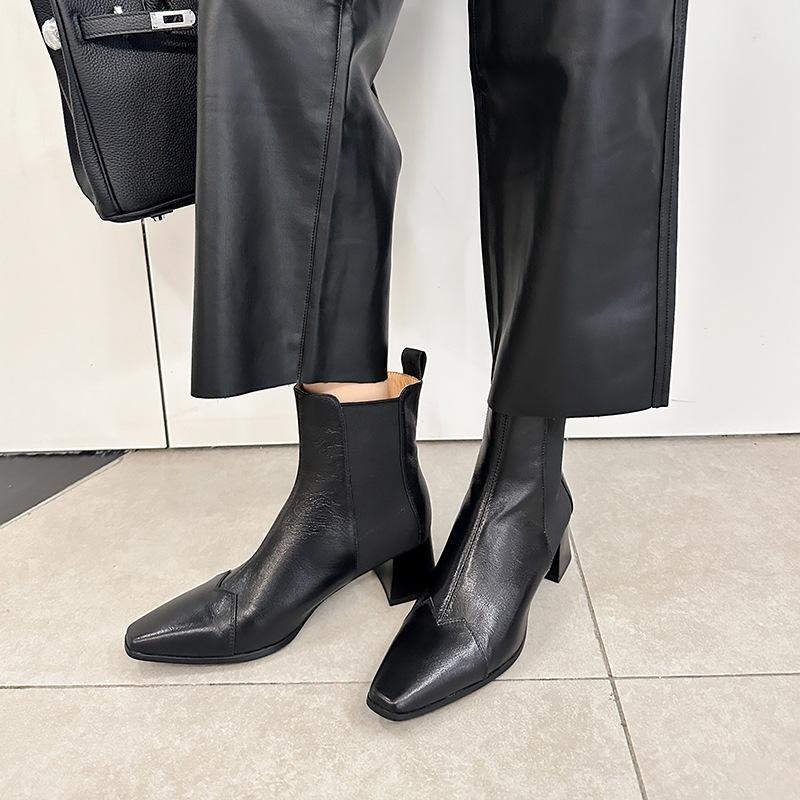 2025Qiu French simple short boots women's small square head thick heel leather Chelsea boots winter boots low tube women