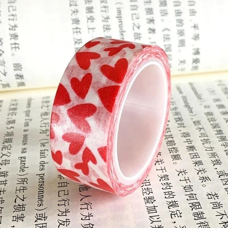 Neu 1 Rolle DIY Dekoratives Papier Bastelband Rotes Liebesherzmuster Valentinstag Selbstklebend Niedliche Schreibwaren Schulbedarf
