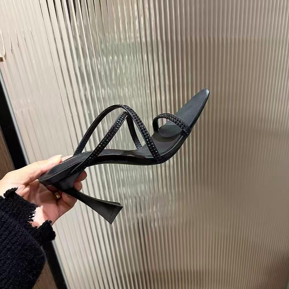 Fashion Summer New Pointy Toe Thin High Heels Slippers Women Narrow Band Luxury Rhinestone Mules Slippers Sexy Crystal Party Shoes Woman