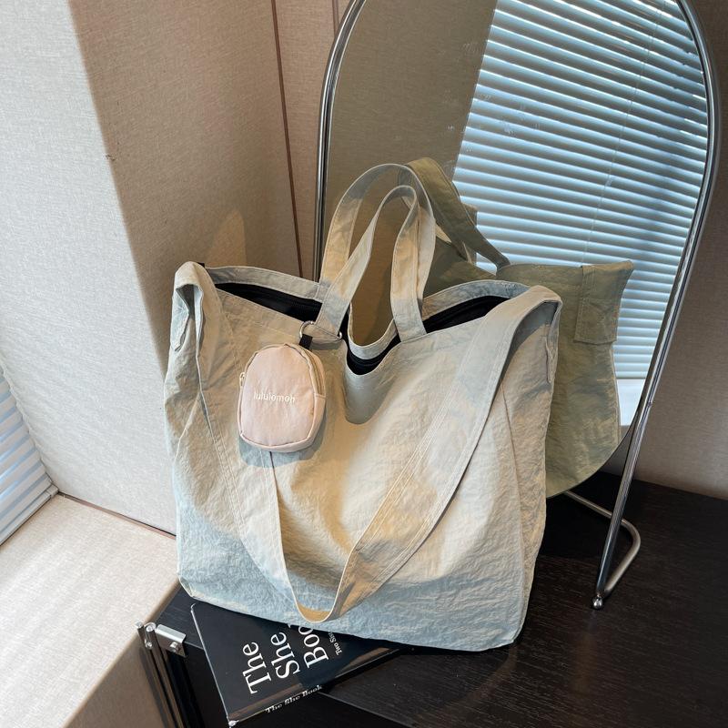 Large Capacity Bag Women's Autumn and Winter Versatile Lazy Wind Shoulder Messenger Bag Commuter Tote Bag
