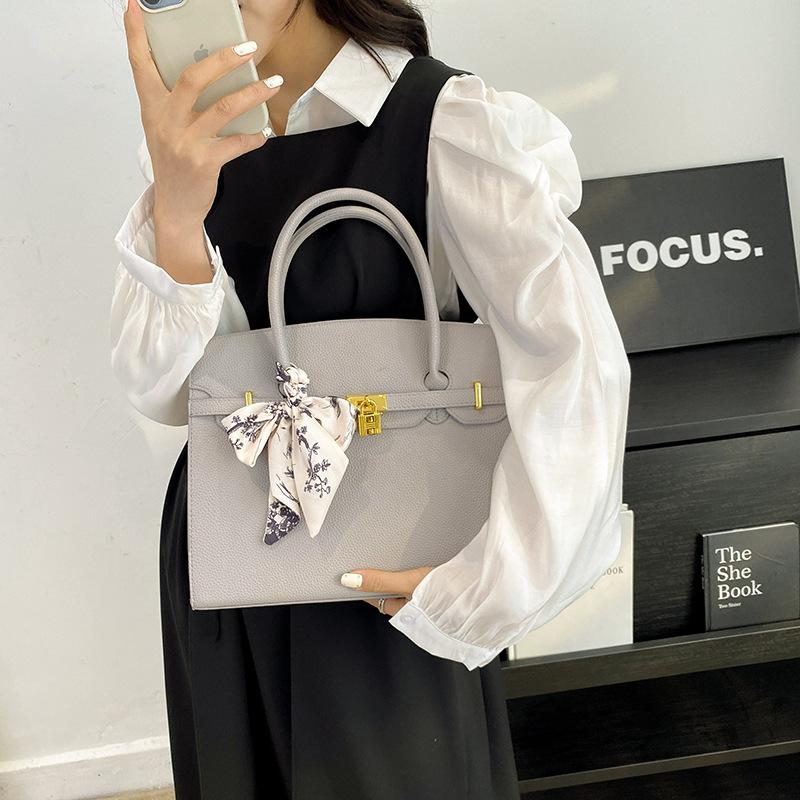 New High-end Bag, Silk Scarf Contrasting Platinum Bag, Portable Shoulder Women's Bag