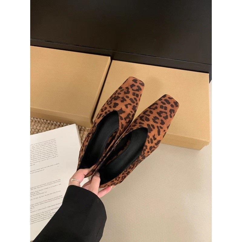 New autumn women's shoes fashionable versatile suede square head grandma shoes women's flat heels leopard print single shoes women's
