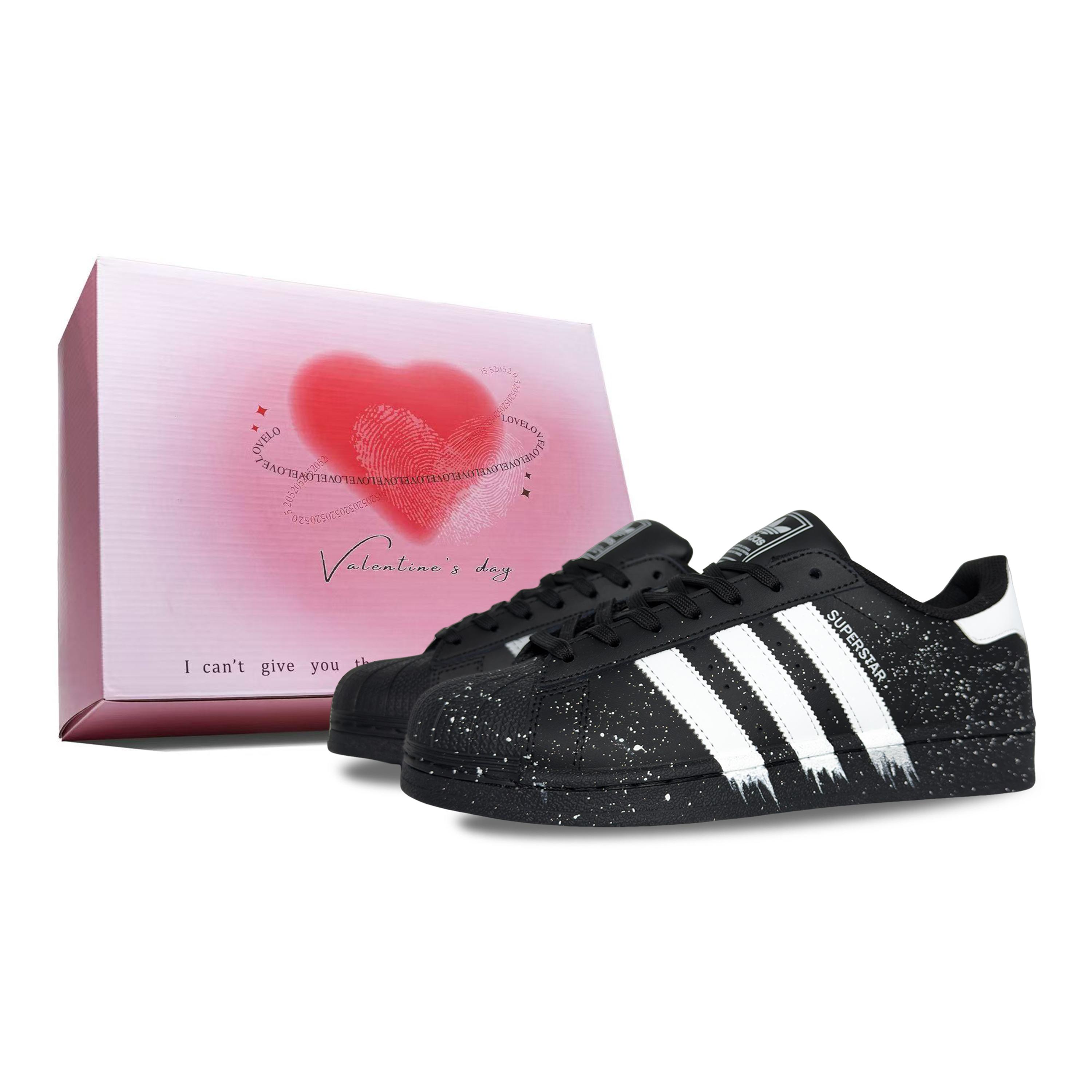 

Adidas Originals SUPERSTAR Vast And Boundless Abrasion Resistant Low top Skateboard Shoes Unisex Black EG4959(Team701--B) 36
