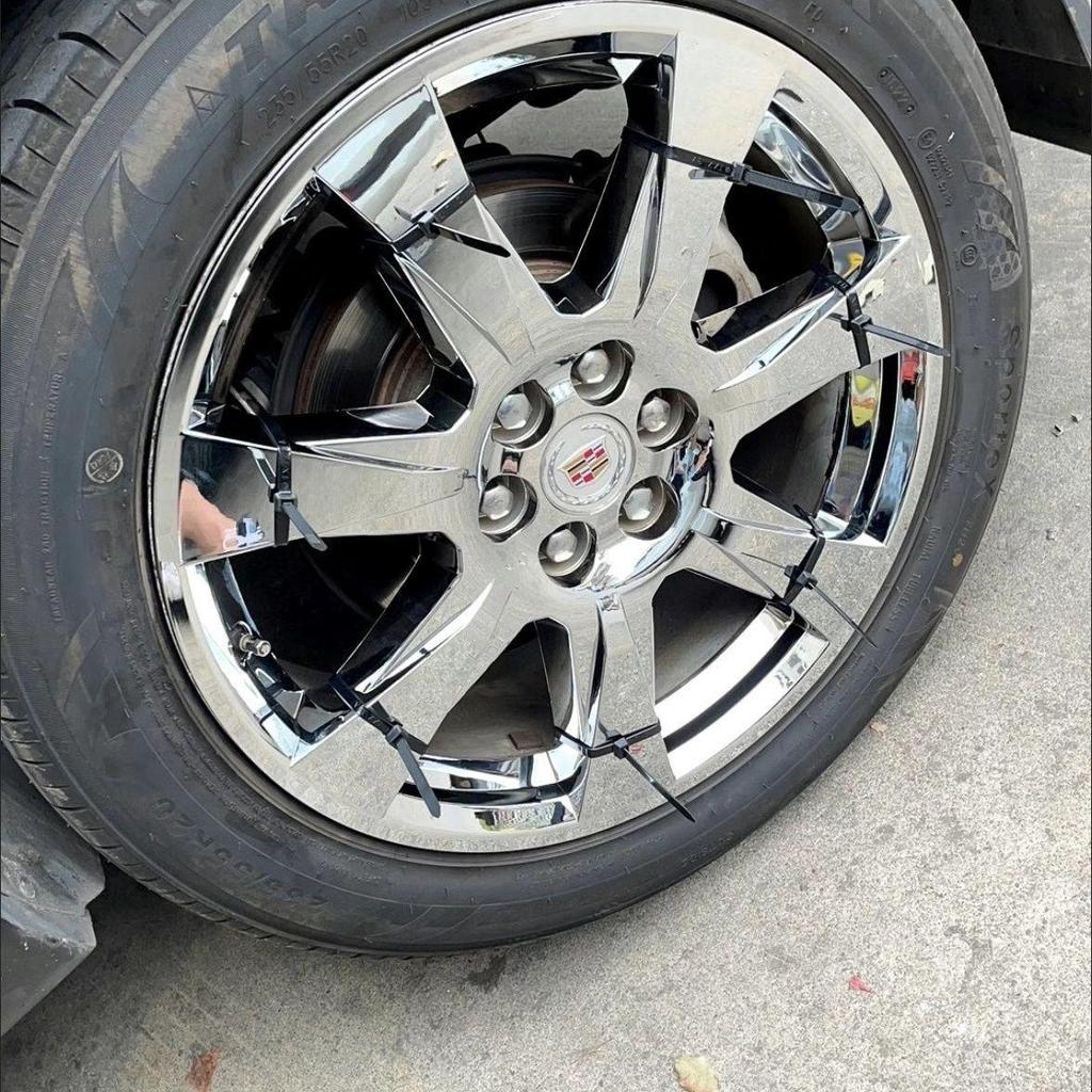 Cadillac SRX 20" Chromované ocelové kryty kol