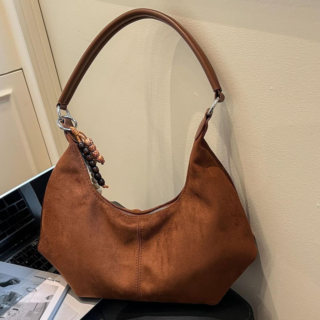 Retro niche suede underarm bag women's 2025 autumn and winter new fashion simple commuter single shoulder dumpling bag tide