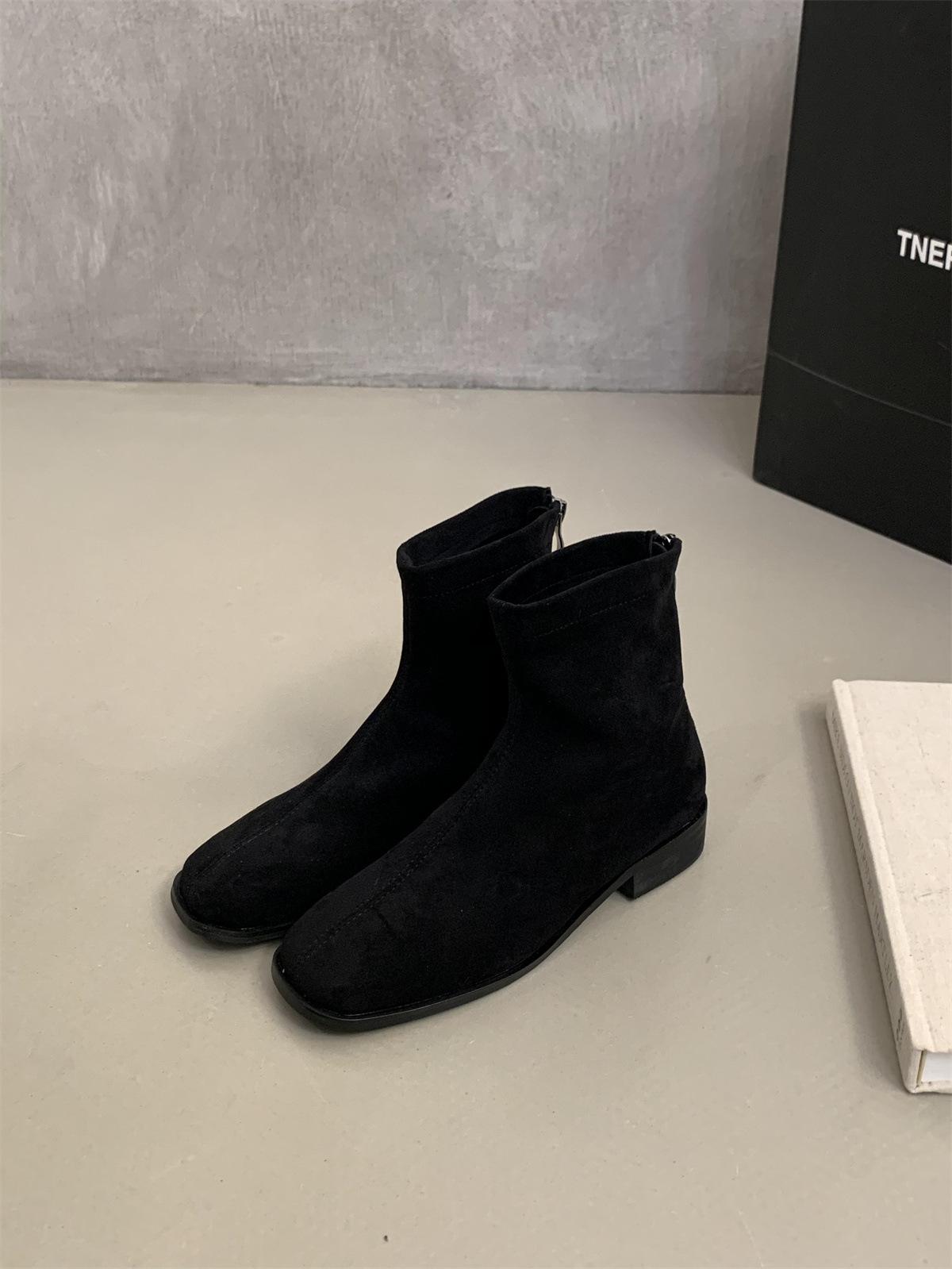 

Французские замшевые квадратные тонкие сапоги на толстом каблуке женские сапоги 2024 новые короткие сапоги весна и осень одинарные сапоги тонкие и ботильоны 39 чёрный