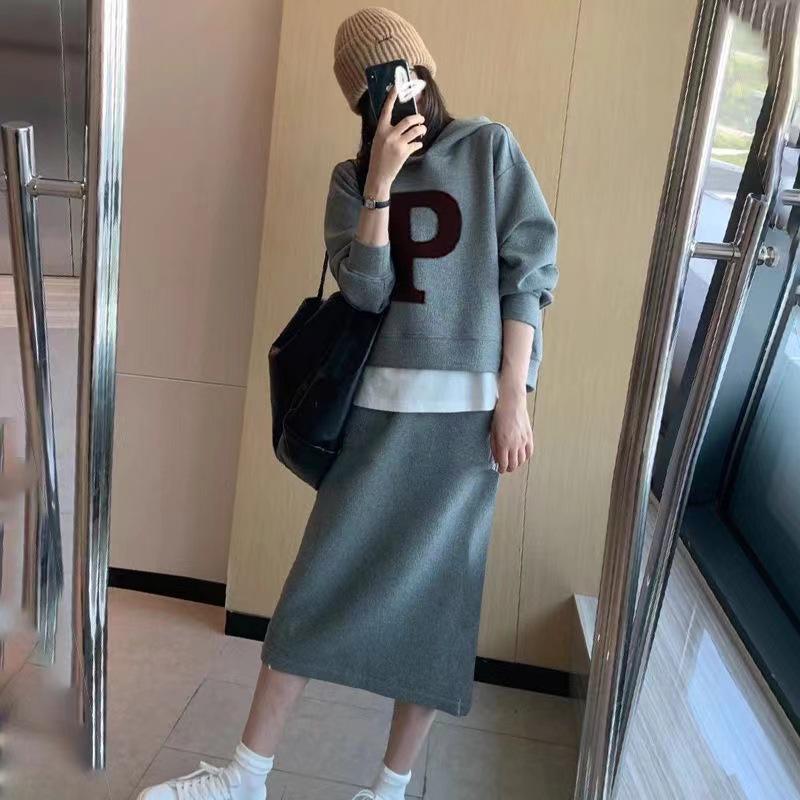 

Осенний женский стильный утягивающий комплект из двух предметов: Свитер с капюшоном и юбка для больших размеров (200-300 фунтов) M