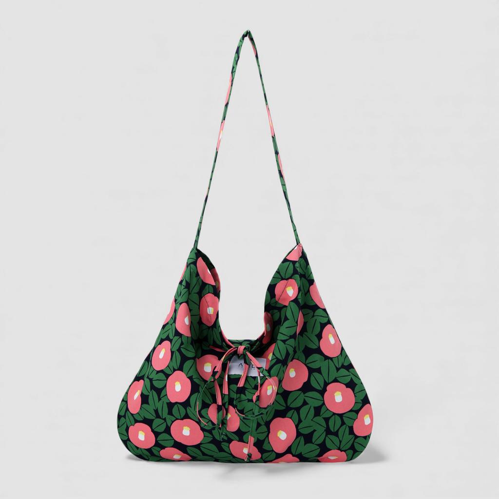 Atil Studio All Season Oxford Graphic Shoulder Bag _ [Coral Camellia]