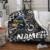 Coperta stampata a tema moto da fuoristrada con nome personalizzato - Perfetta per divano, letto, viaggi e uso all'aperto | Lavabile in lavatrice, accogliente e resistente.