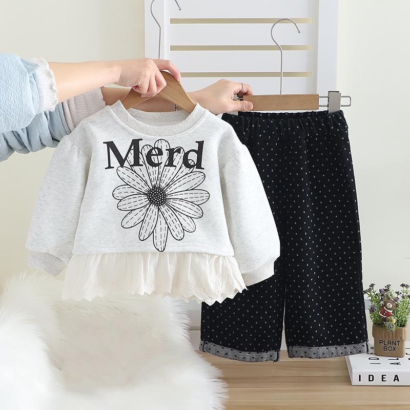 

Комплект одежды для девочек из 2 предметов в корейском стиле с мультяшным принтом, кружевной пуловер, свитер + штаны, детские спортивные костюмы для малышей, детский костюм 120